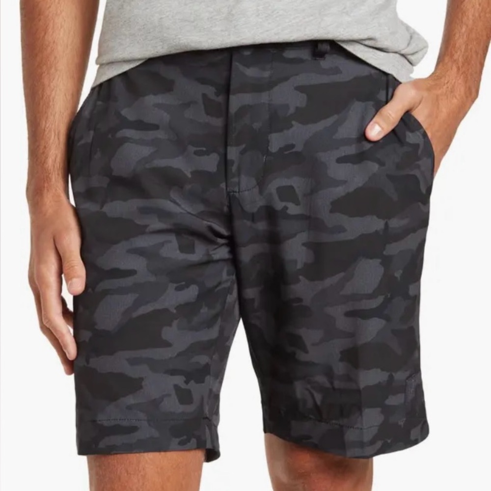New with tags. Men’s size 36 Vintage 1946 brand camo golf shorts